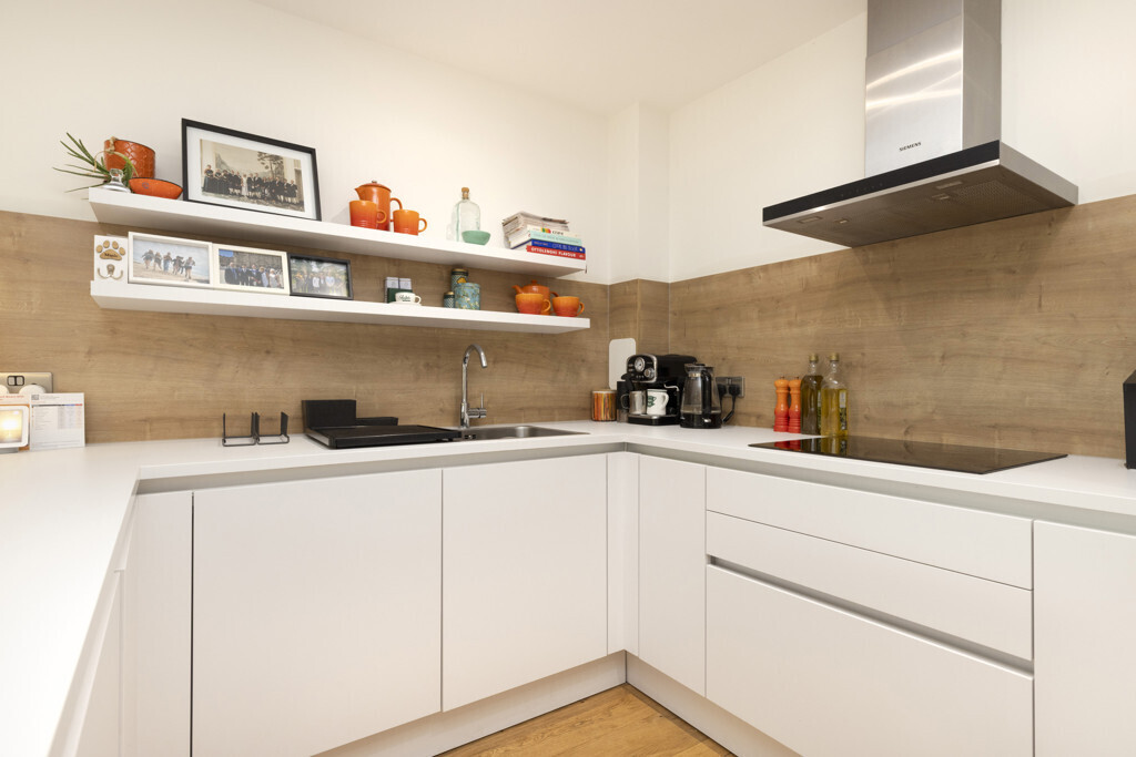 16 (Flat 2) Hughes Close, Canonmills, Edinburgh, EH7 4FY Image 11