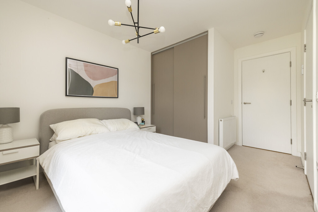 16 (Flat 2) Hughes Close, Canonmills, Edinburgh, EH7 4FY Image 14