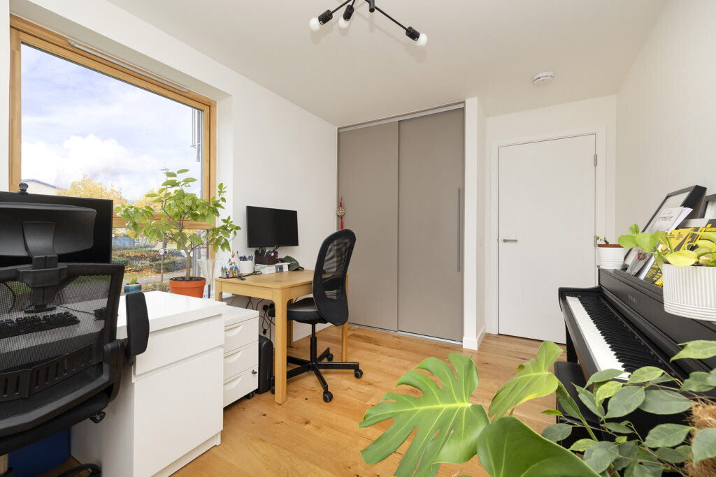 16 (Flat 2) Hughes Close, Canonmills, Edinburgh, EH7 4FY Image 17