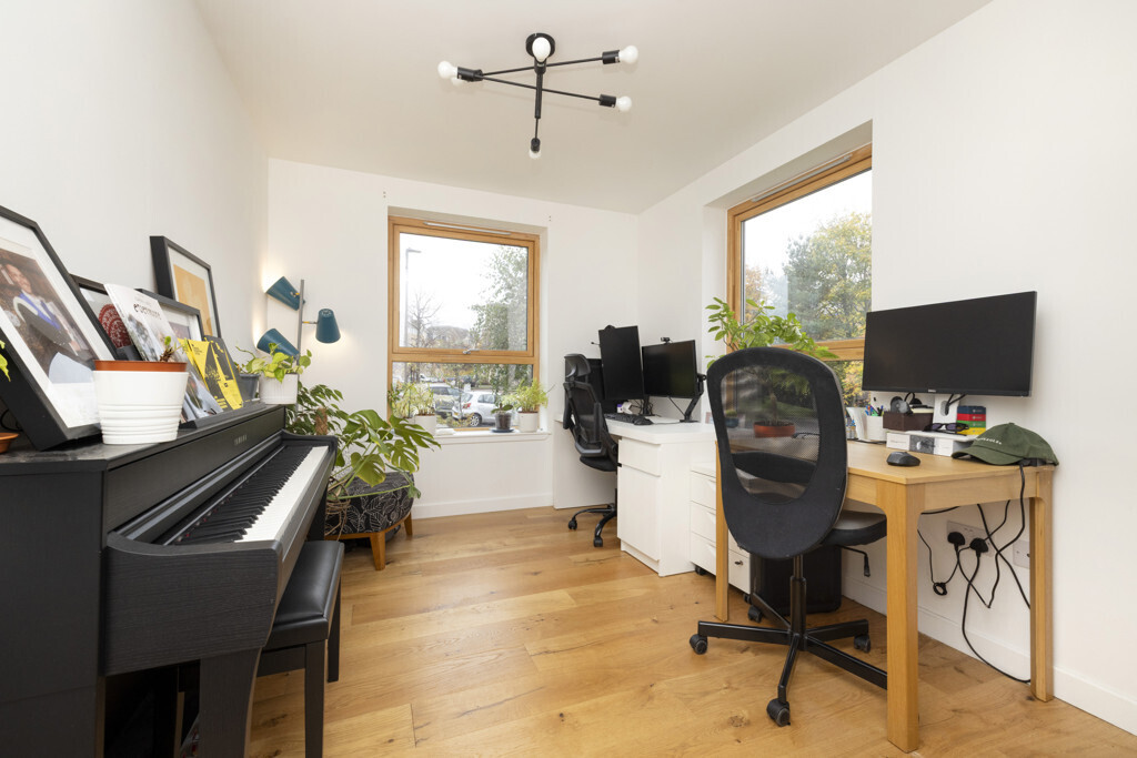 16 (Flat 2) Hughes Close, Canonmills, Edinburgh, EH7 4FY Image 18