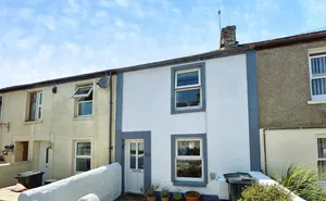 Click for details Cross Street, Hayle, Cornwall, TR27 photo