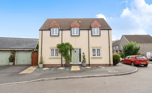 Click for details Saffin Drive, Bathpool, Taunton, Somerset, TA2 photo