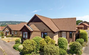 Click for details Heather Close, Honiton, Devon, EX14 photo