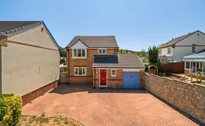 Click for details Glebelands, Chudleigh, Newton Abbot, Devon, TQ13 photo