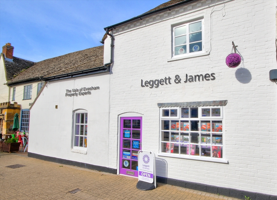 4 bedroom property for sale in Bridge Meadow Close, Sedgeberrow