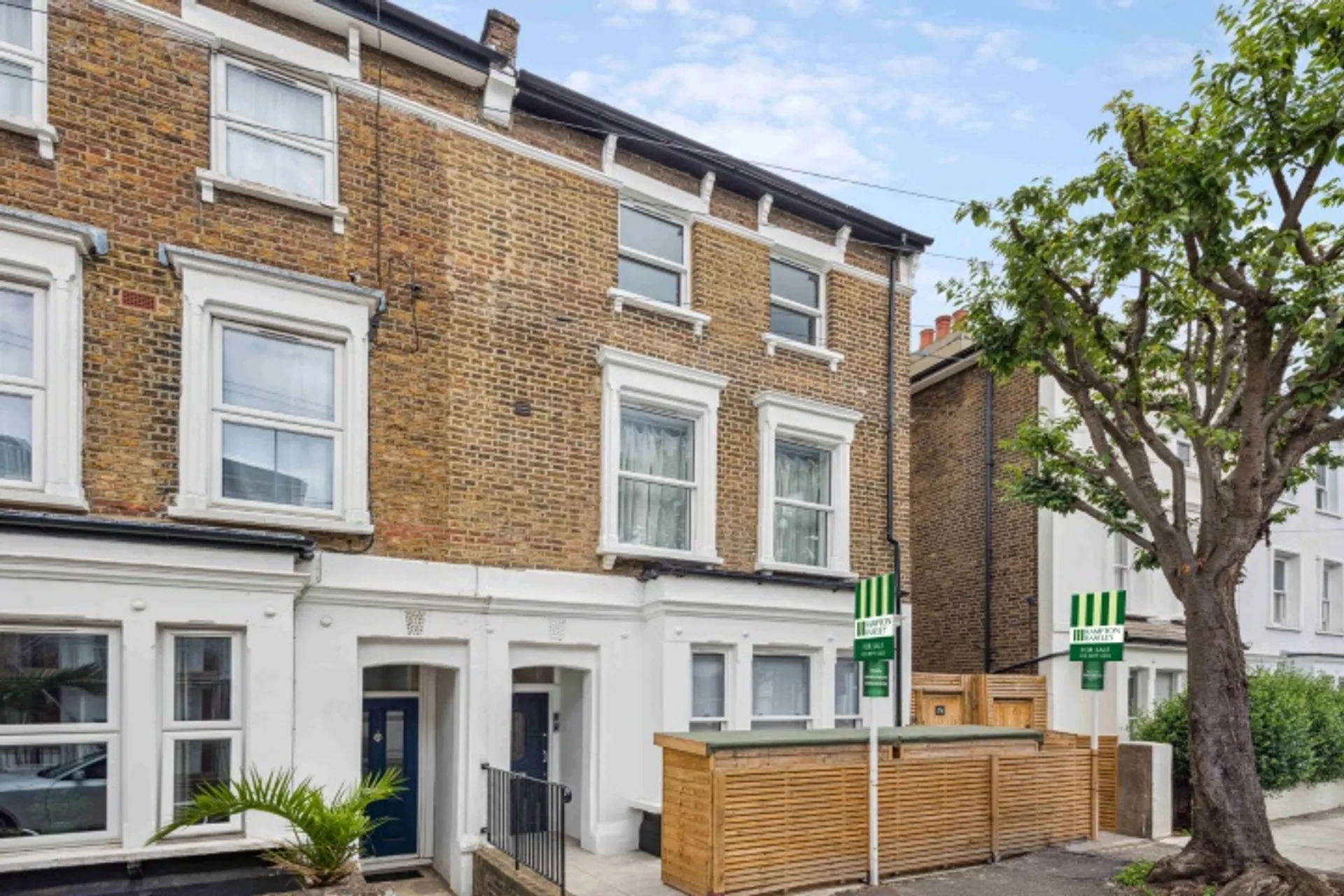 https://mr2.homeflow-assets.co.uk/files/media/image/0000/0000/2e659a95cc1c8647bc5f00bf697a38b4/HaldonRd.jpg