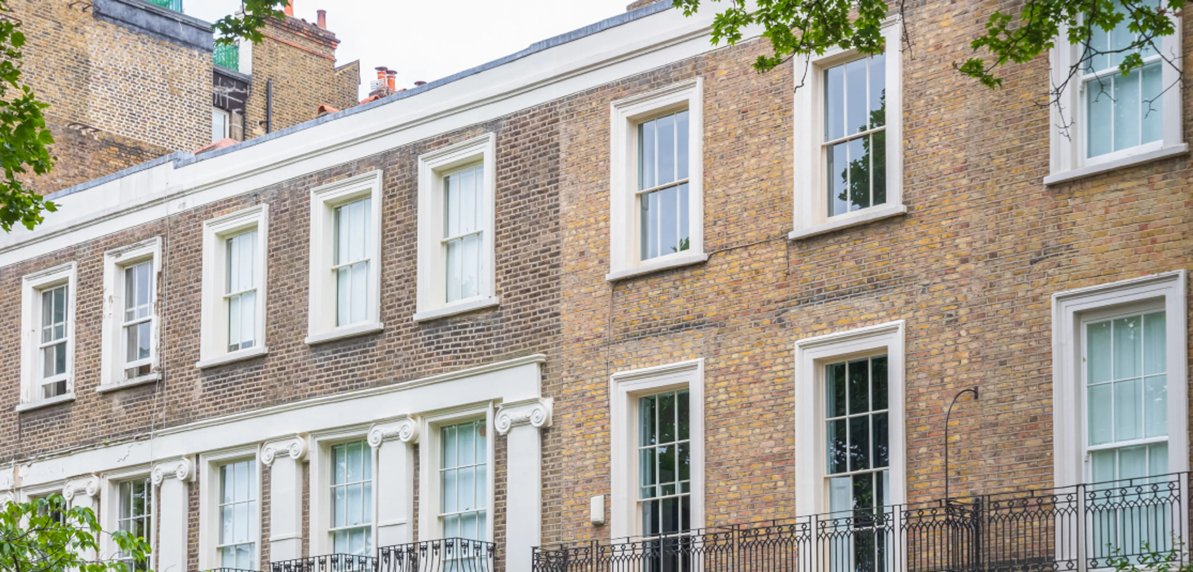 https://mr2.homeflow-assets.co.uk/files/media/image/0000/0000/0bcda8f622610c33d443e0ca124cc78d/1115x535px-SouthKensington.jpg