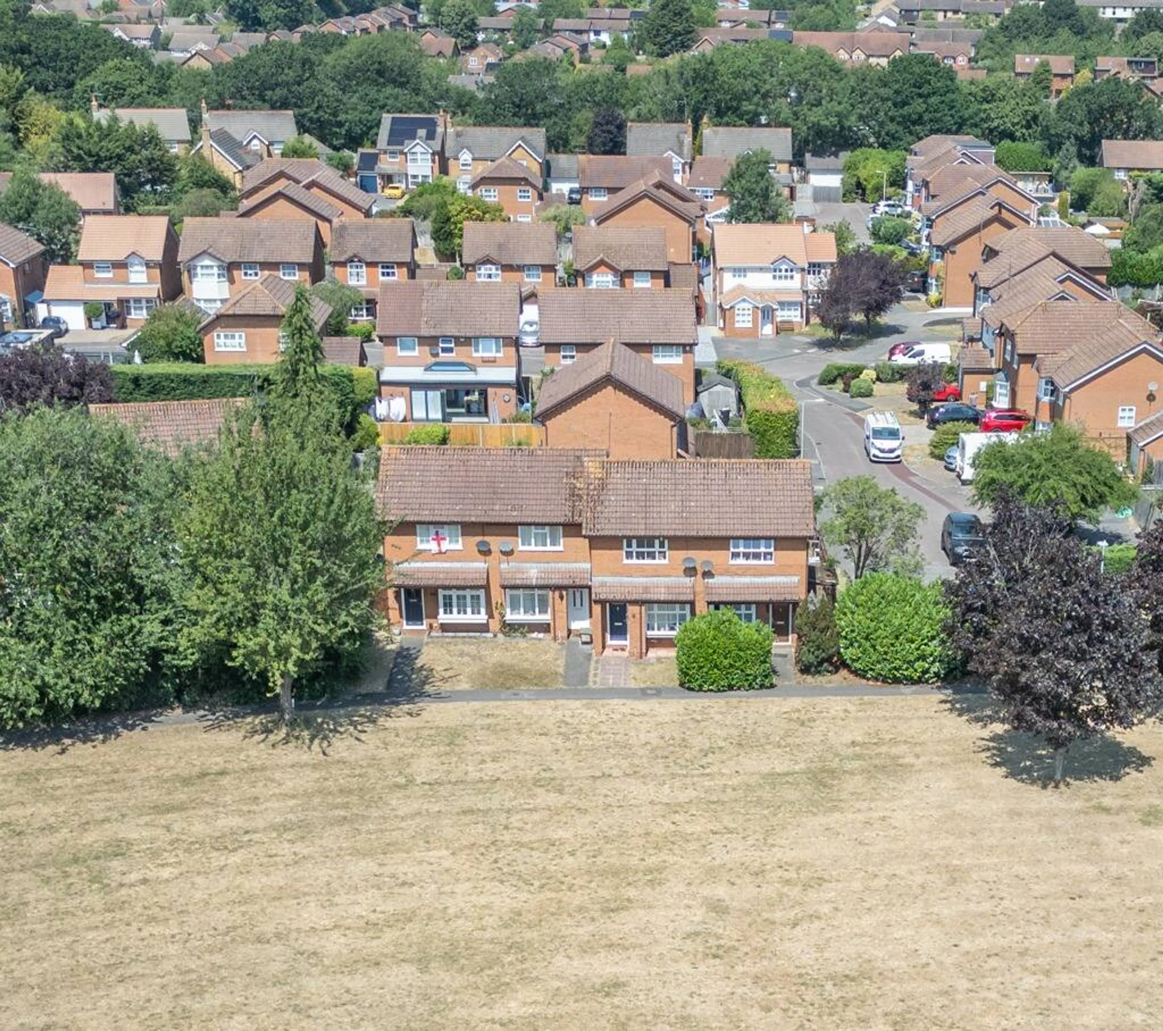 https://mr2.homeflow-assets.co.uk/files/media/image/0000/0000/0e8d04d67fbb3d8a8555cc0de2f94a5a/reading-homes-article-image.jpg