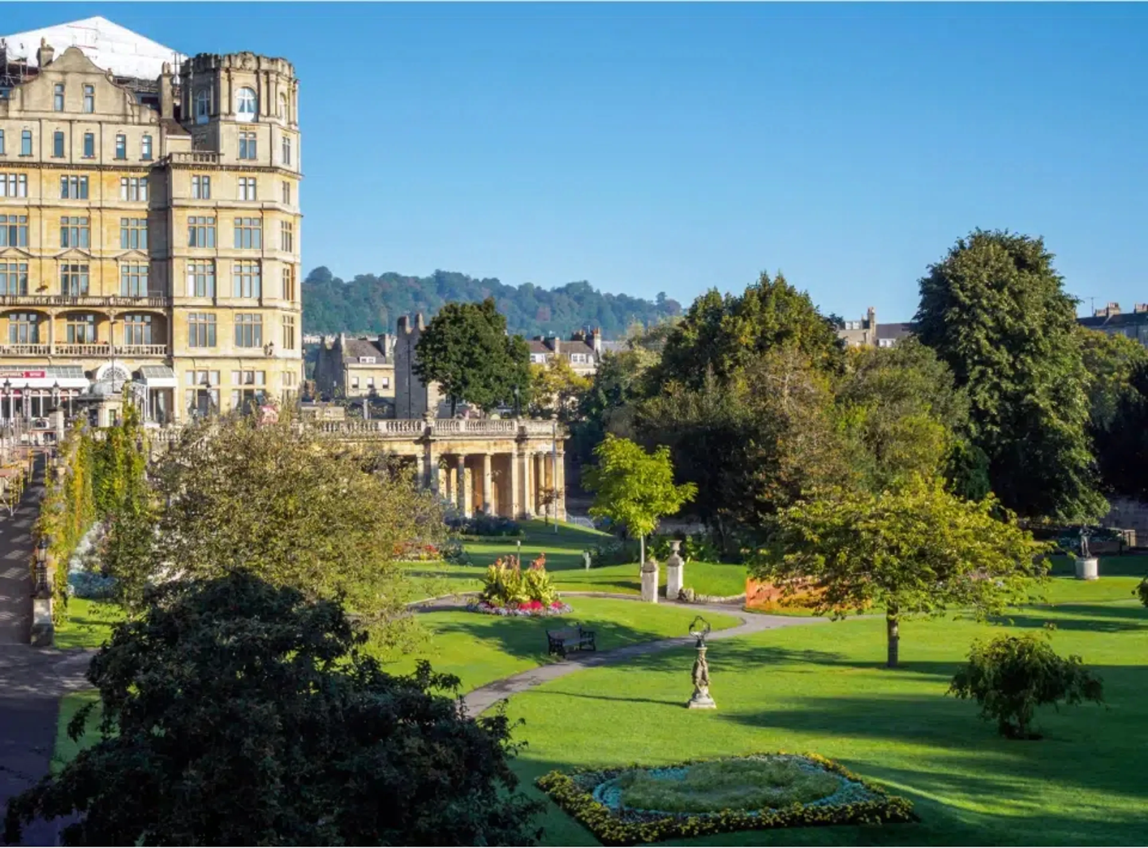 https://mr2.homeflow-assets.co.uk/files/media/image/0000/0000/3c55408417698f0dca4e1206daf543e7/South-Bath-Hero.jpg