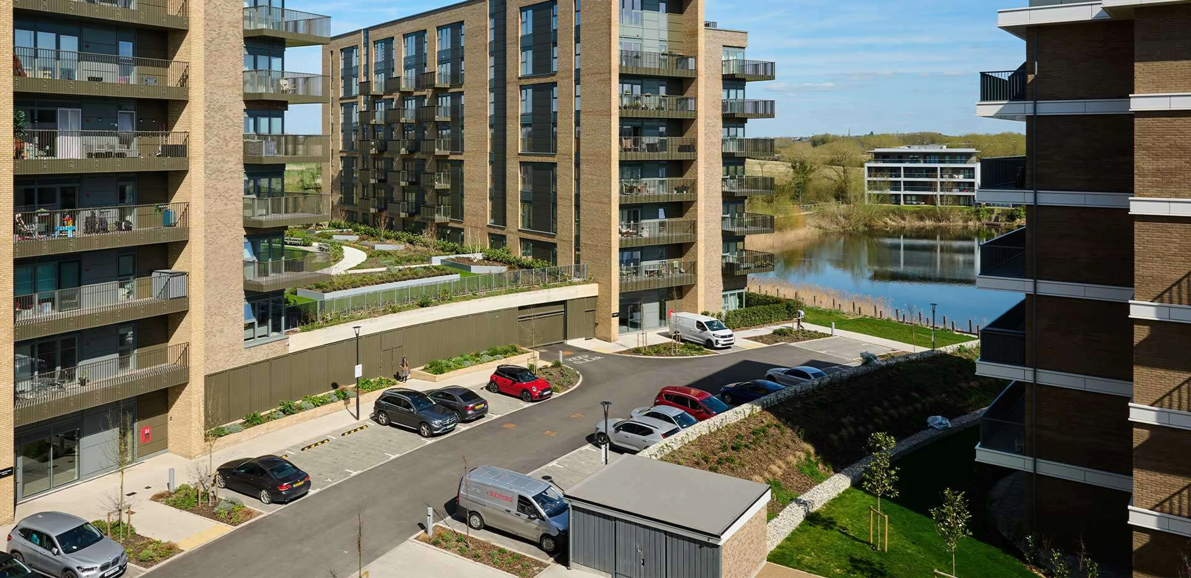 https://mr2.homeflow-assets.co.uk/files/media/image/0000/0000/604356208eb312cde0d957f4d839624a/bankside-gardens---apartment-242-img1_11042025-min.jpg