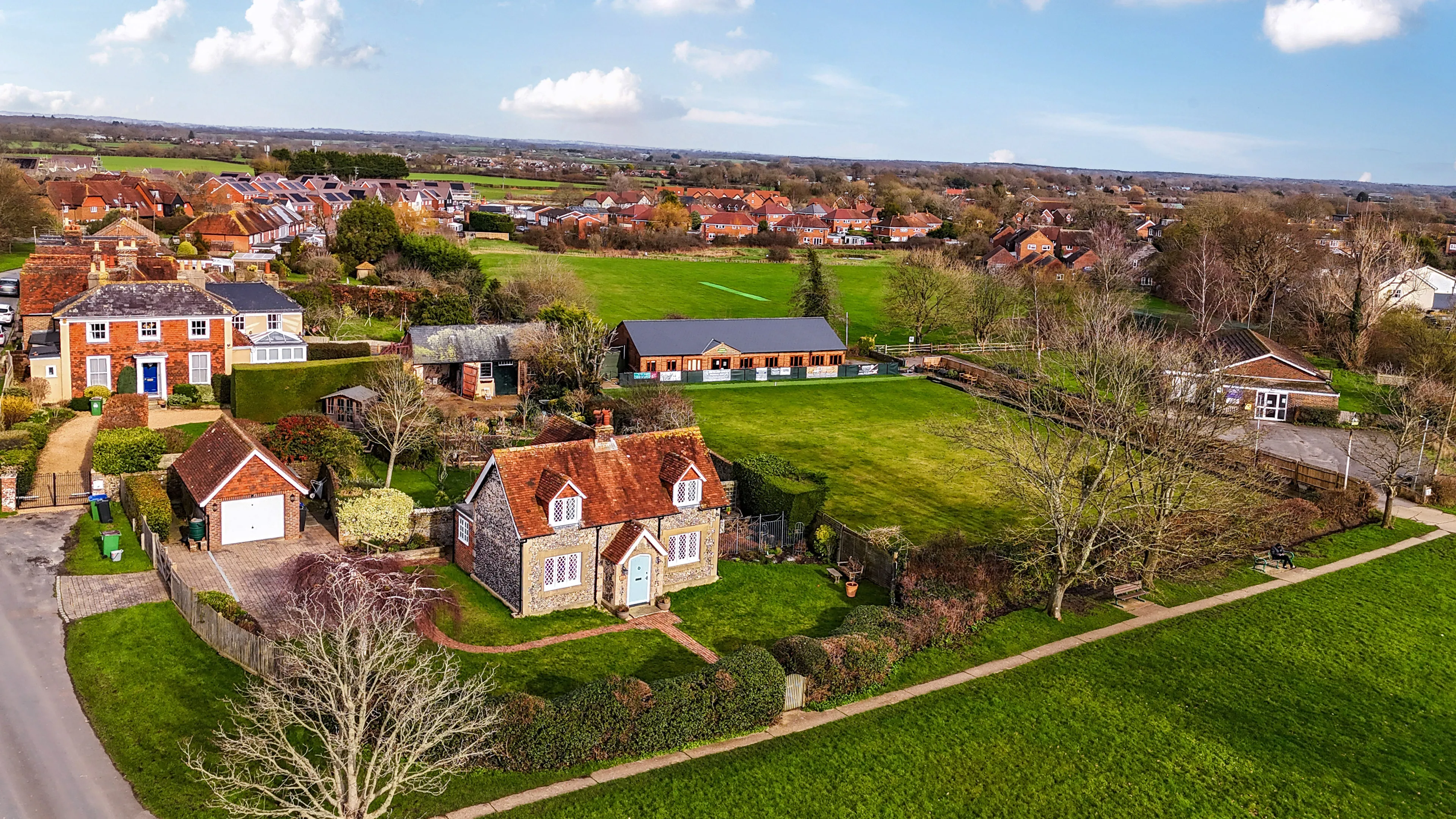 https://mr2.homeflow-assets.co.uk/files/media/image/0000/0000/6bfedef211066a85c3a2a01d781daa31/ringmer.jpg