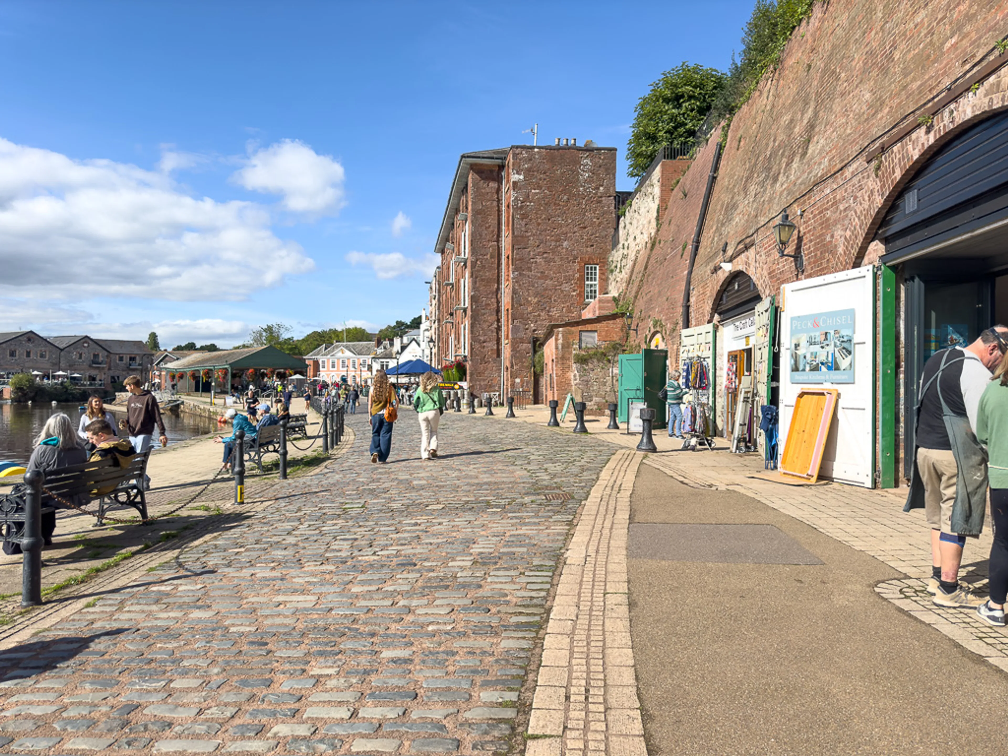 https://mr2.homeflow-assets.co.uk/files/media/image/0000/0000/7b33b05ddaa9bfbb442dfc081ed55a26/ExeterQuayGVs-21.jpg
