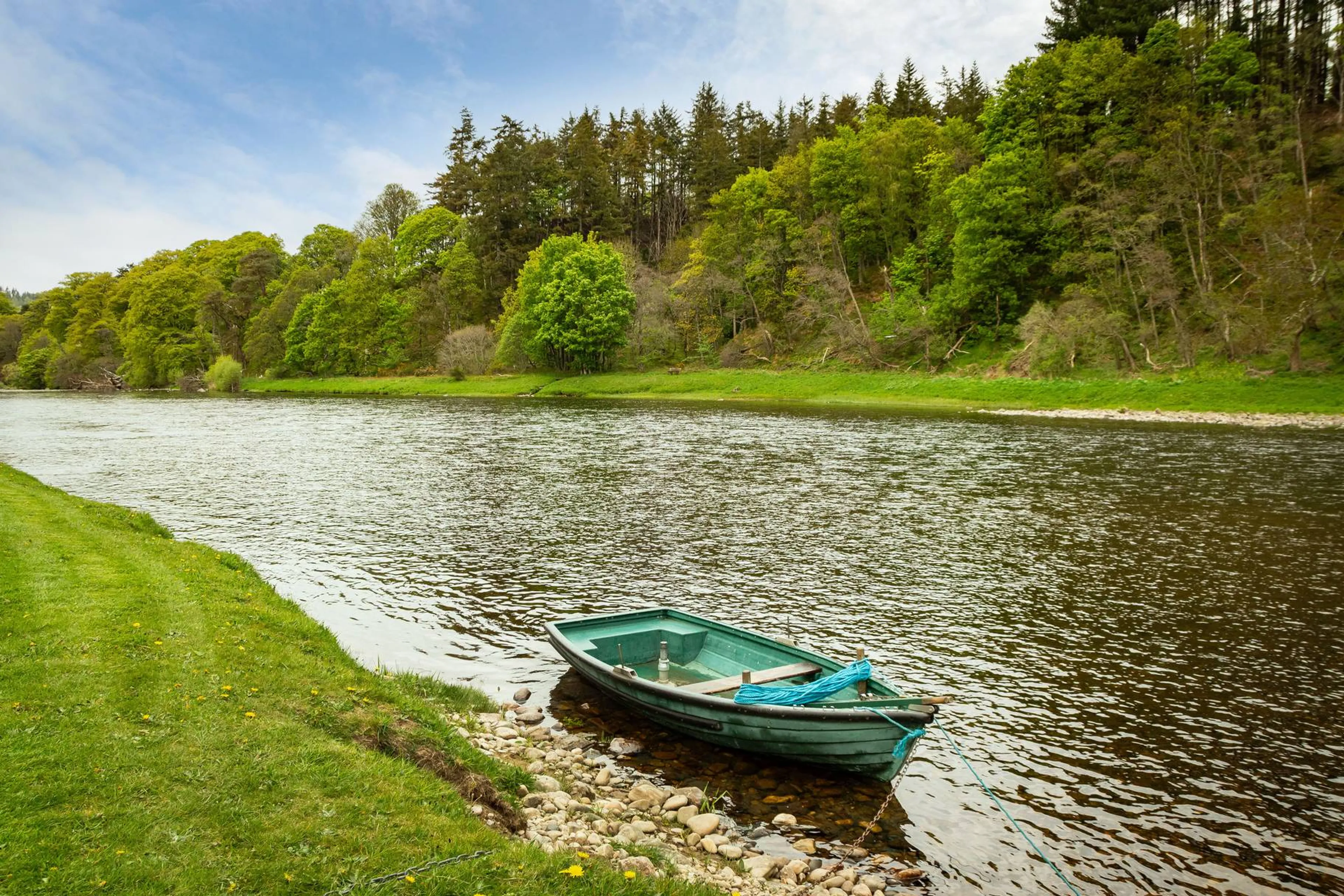 https://mr2.homeflow-assets.co.uk/files/media/image/0000/0000/8ae7d3d16aa20c3937f35d1b9637ed4a/78886_Fishing-031.jpg