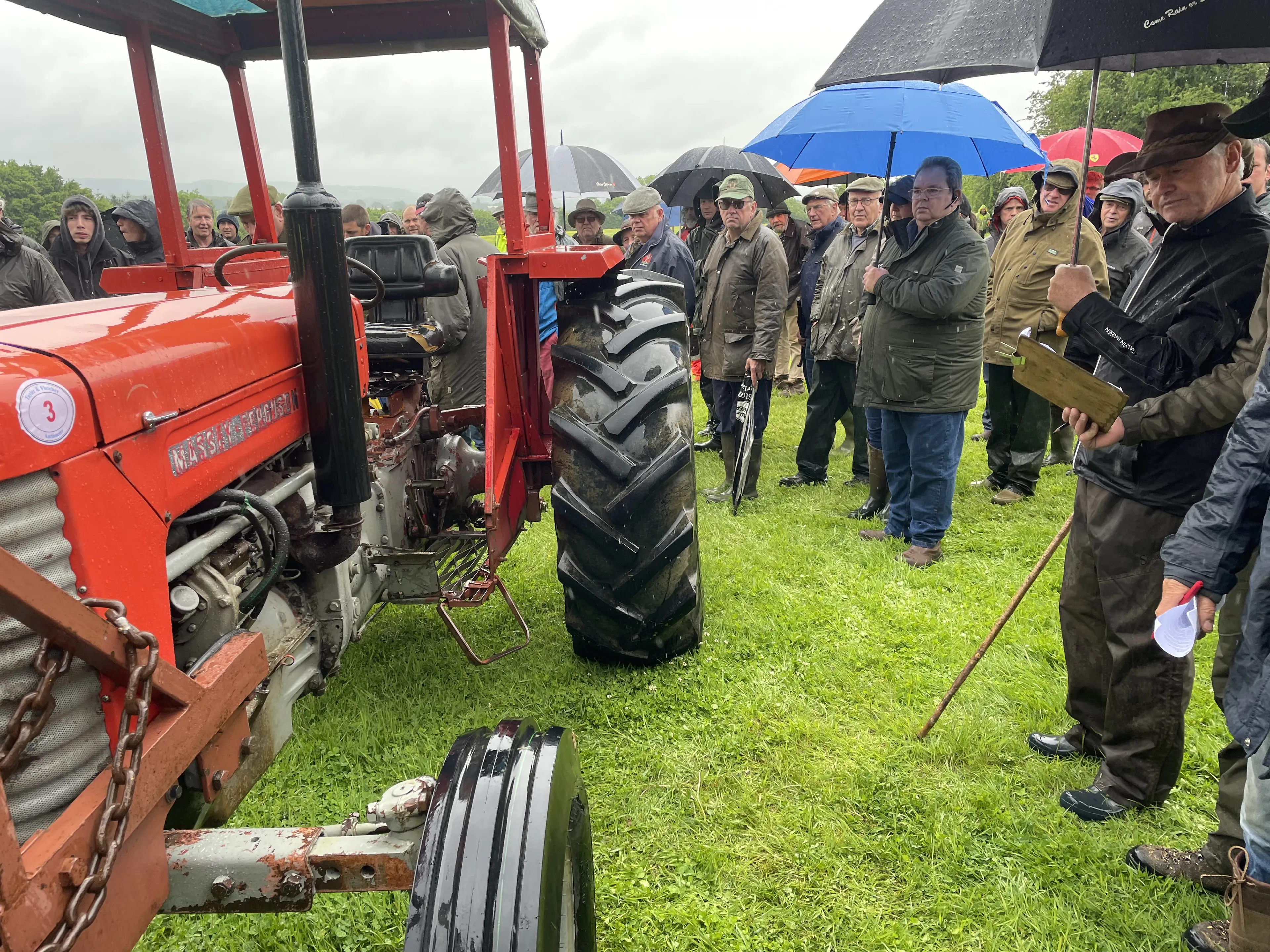 https://mr2.homeflow-assets.co.uk/files/media/image/0000/0000/9e135348cd72c382eeedd817d5b2972a/Machinery_Sale.JPG