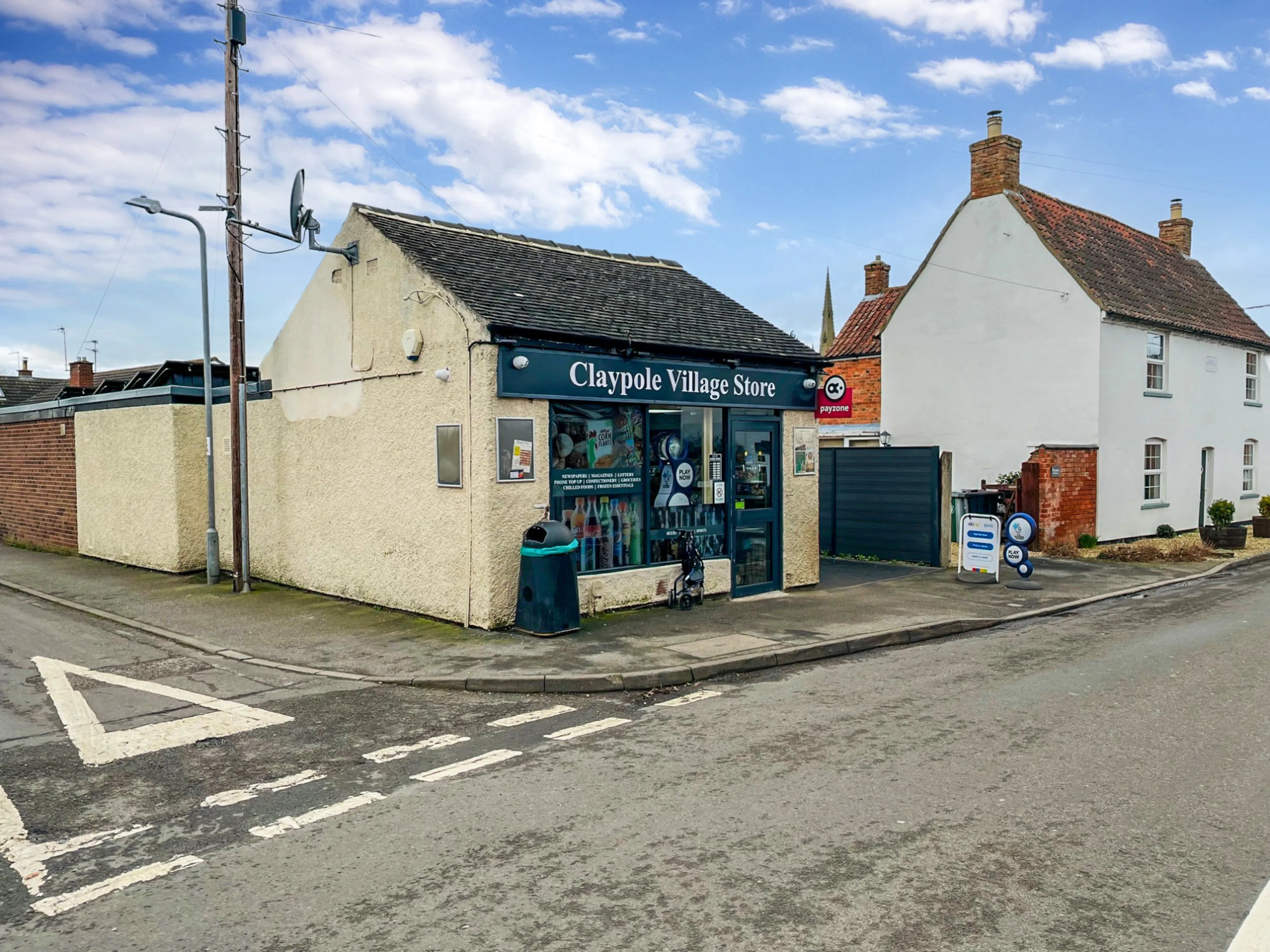 https://mr2.homeflow-assets.co.uk/files/media/image/0000/0000/ac7180846f8912746bd211f4c04ce342/Claypole8.jpg