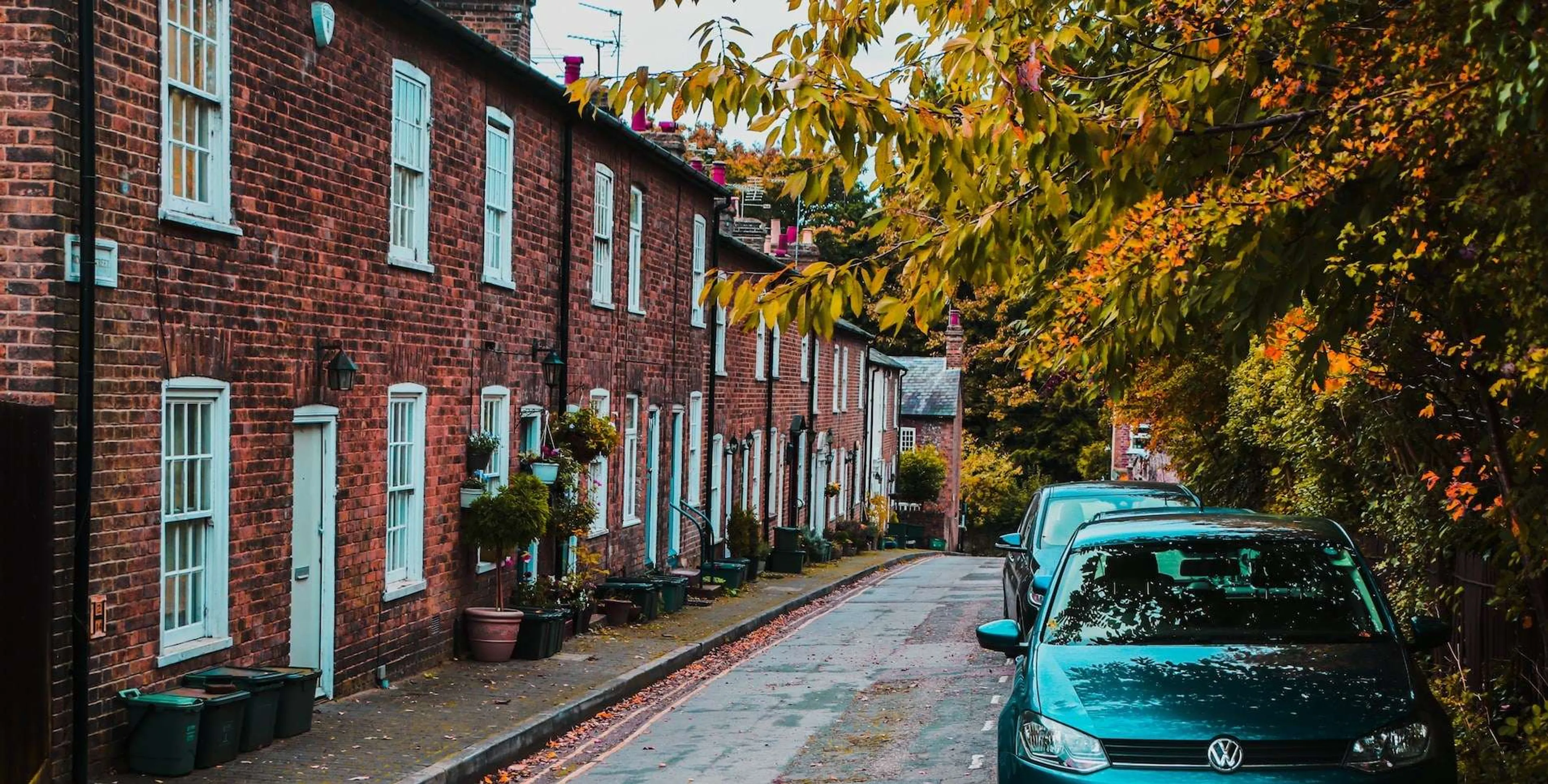 https://mr2.homeflow-assets.co.uk/files/media/image/0000/0000/dcb4d0a8423bbffe1f7ed040e2275a47/paul-silvan-0SZ4Hui-Us4-unsplash-hero.jpg