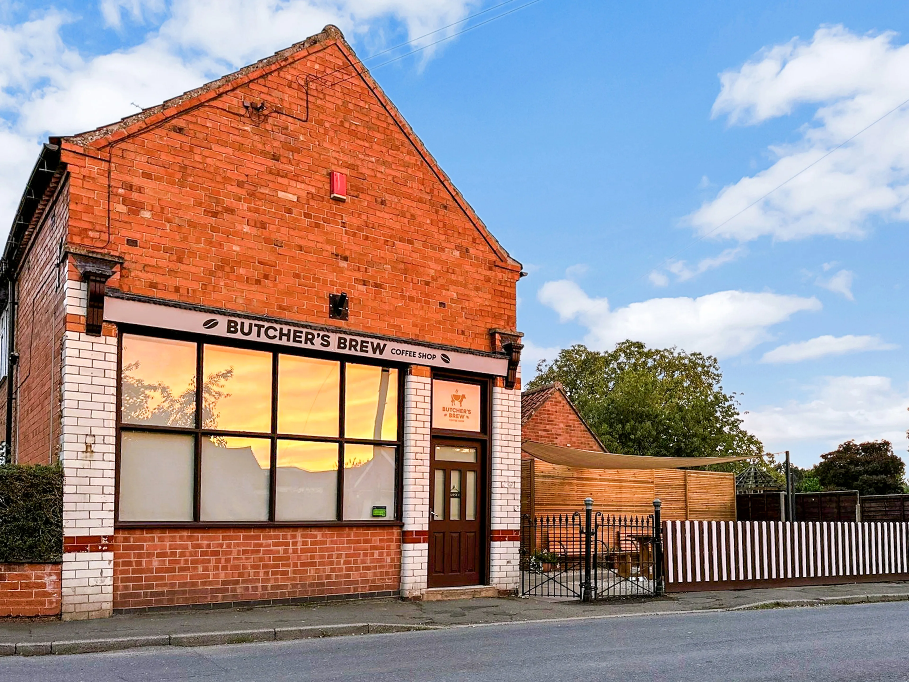 https://mr2.homeflow-assets.co.uk/files/media/image/0000/0000/fab7beb79f7ff00a4d7e575b4bff61a9/Butchers-Brew-Sutton-on-Trent-quality.jpg
