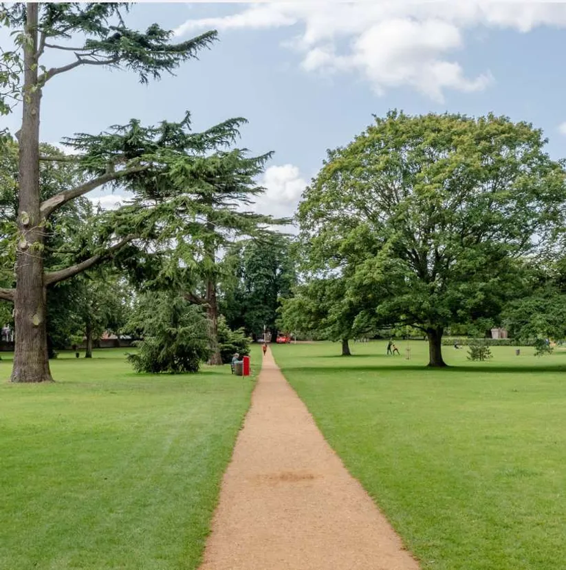 https://mr2.homeflow-assets.co.uk/files/media/image/0000/0000/781876d24278d8965b6100987caa593f/headingtonoxford.jpg