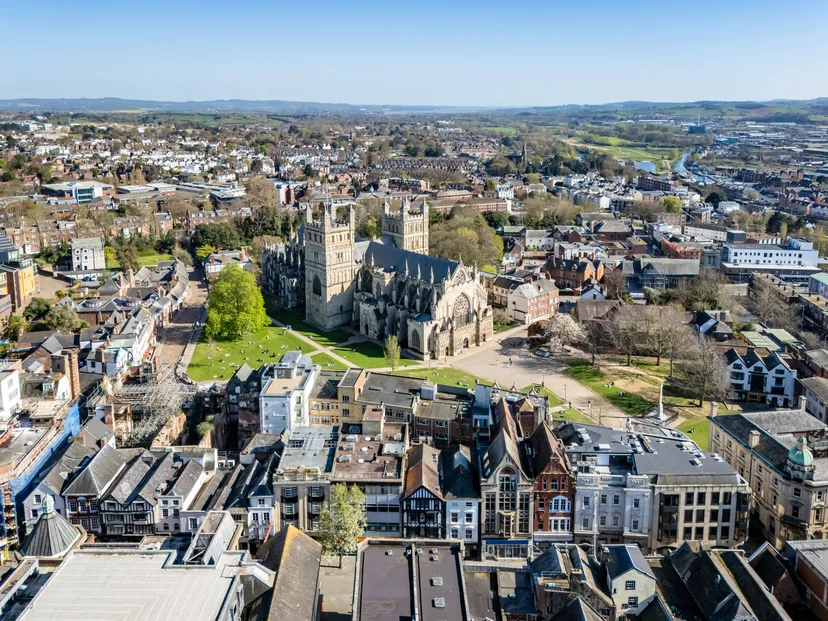 https://mr2.homeflow-assets.co.uk/files/media/image/0000/0000/a296ecfb2f0d4289006123a4b6817475/Citycentre.jpg