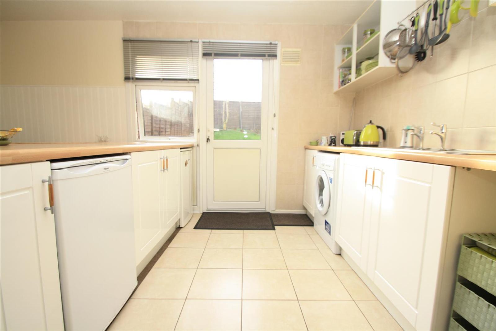 2 bedroom property for sale in Langland Road, Netherfield, Milton