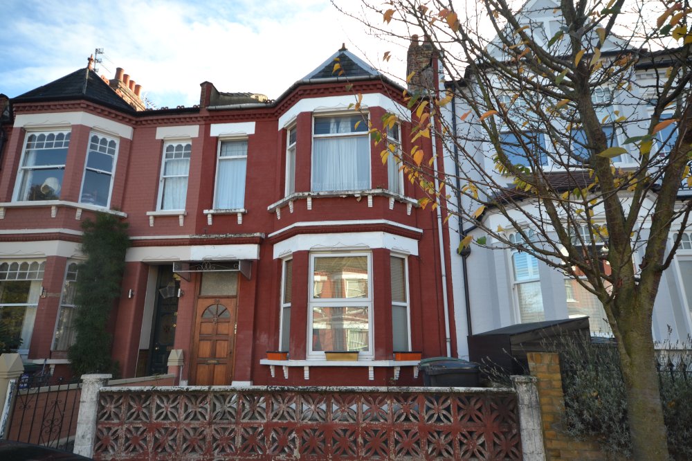 4 bedroom property for sale in Greenham Road, Muswell Hill, London, N10 £995,000 4 bedroom property for sale in Greenham Road, Muswell Hill, London, N10 £995,000