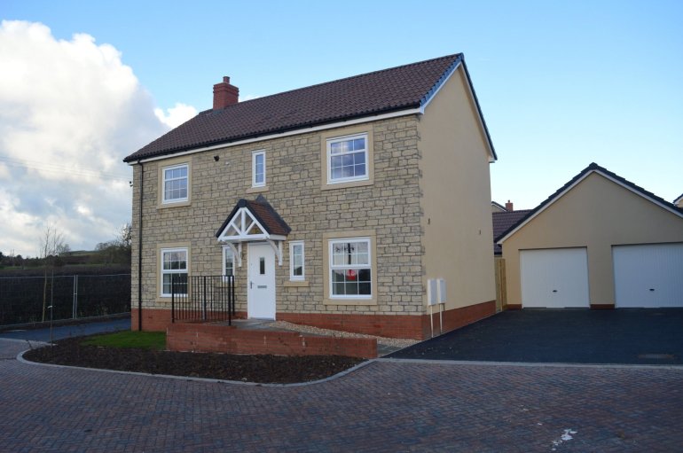 4 bedroom property for sale in Maple Road, Curry Rivel, Somerset, TA10