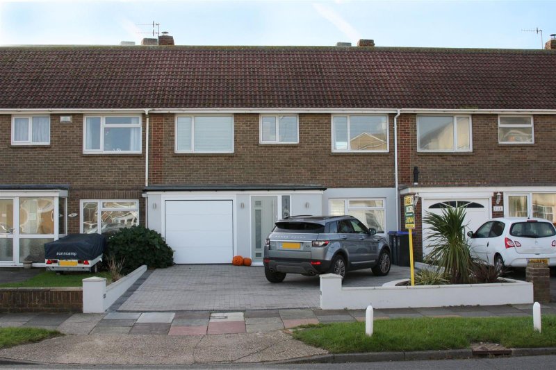 3 bedroom property for sale in Shoreham Beach Offers in excess of £