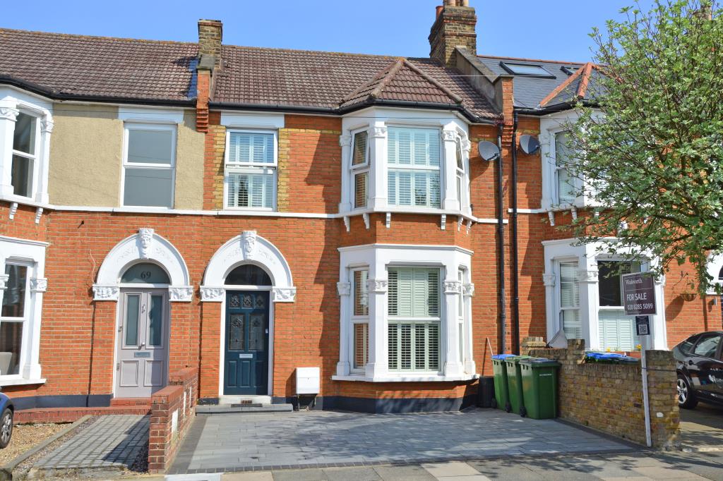 3 bedroom property for sale in Earlshall Road, London, SE9 £650,000