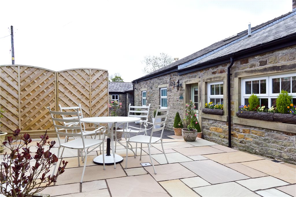 4 bedroom property for sale in Cottonwood, Lane Ends, Bolton By Bowland, BB7 £625,000