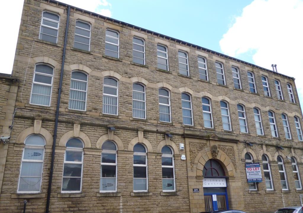 property to let in Commercial Street, Morley, Leeds, LS27 £25000 pa