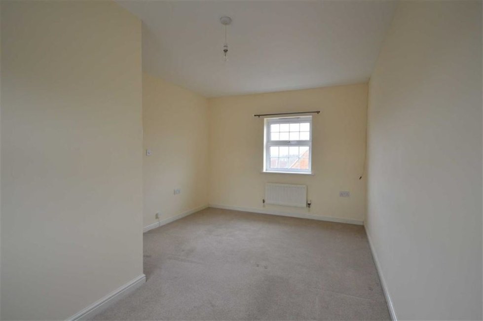 3 bedroom property to let in Imperial Way, Ashford, KENT £1195 pcm