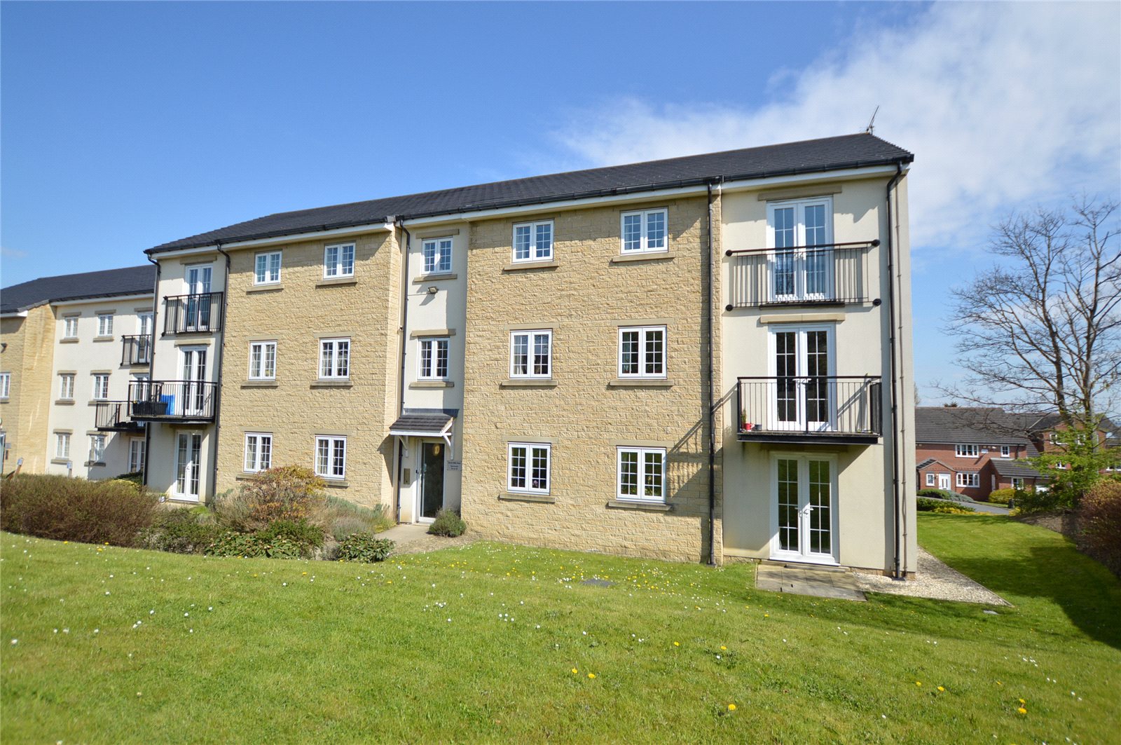Apartment for sale in Morley, modern exterior