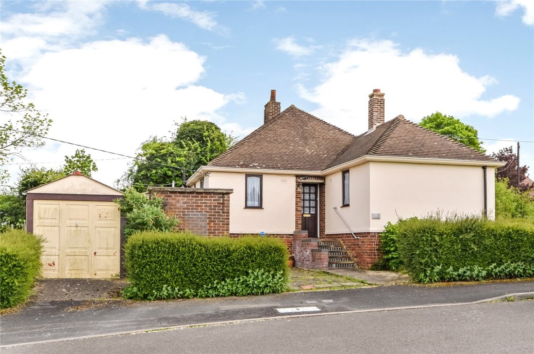 3 bedroom property for sale in Gratton Close, Sutton Scotney