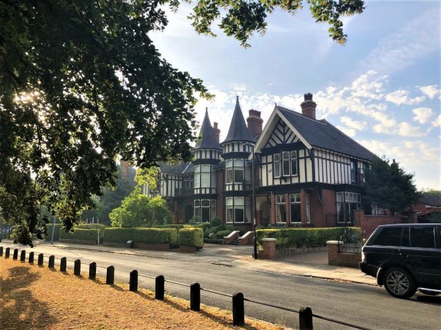 Tapley House Is Undoubtedly One Of The Most Recognisable Properties Found Within This Much Sought After Residential District Overlo Ng Peoples Park Tapley House Is Undoubtedly One Of The Most Recognisable Properties Found Within This Much Sought After Residential District Overlo Ng Peoples Park