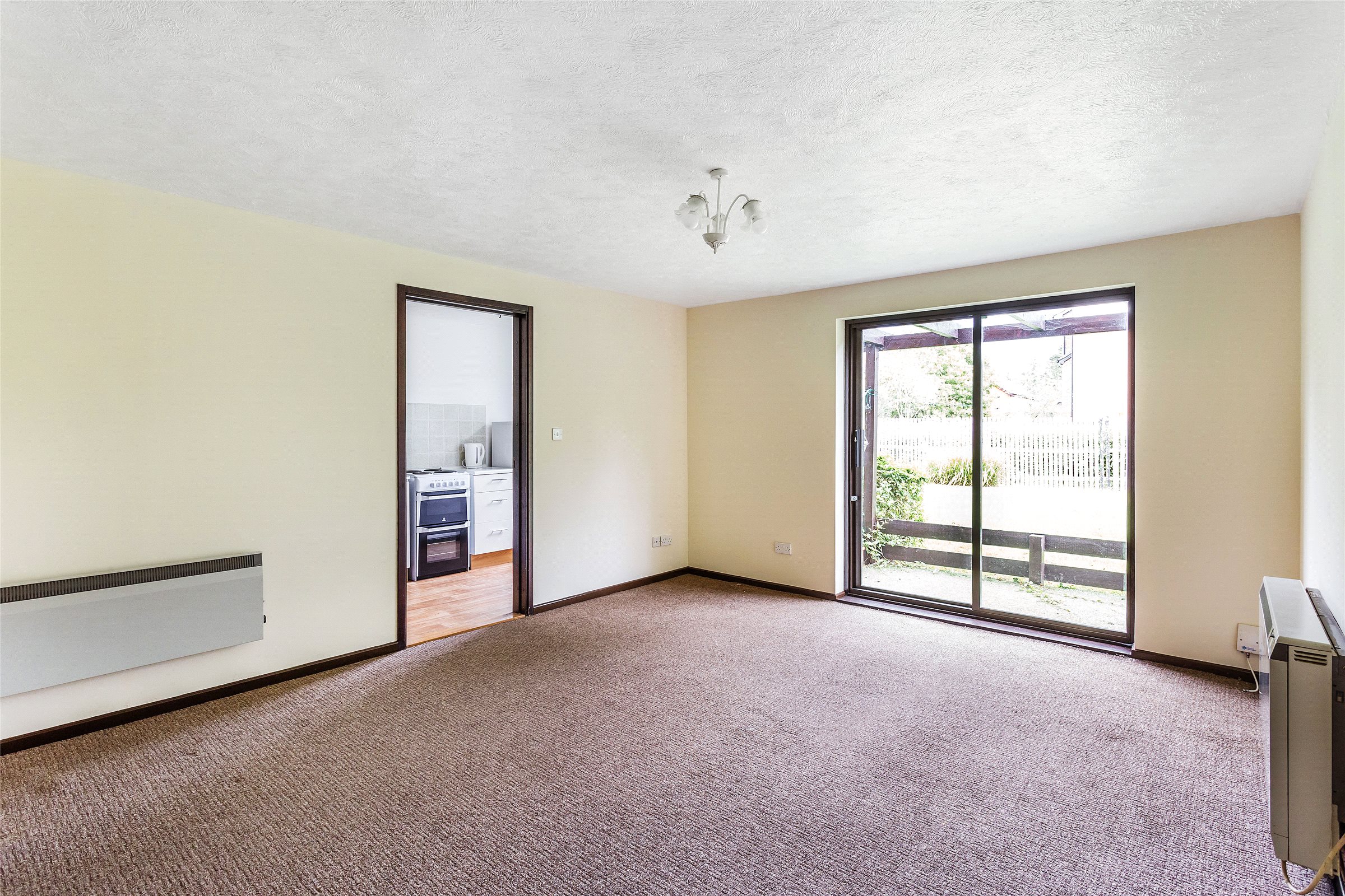 2 Bedroom Property For Sale In Oakside Court Horley Surrey RH6