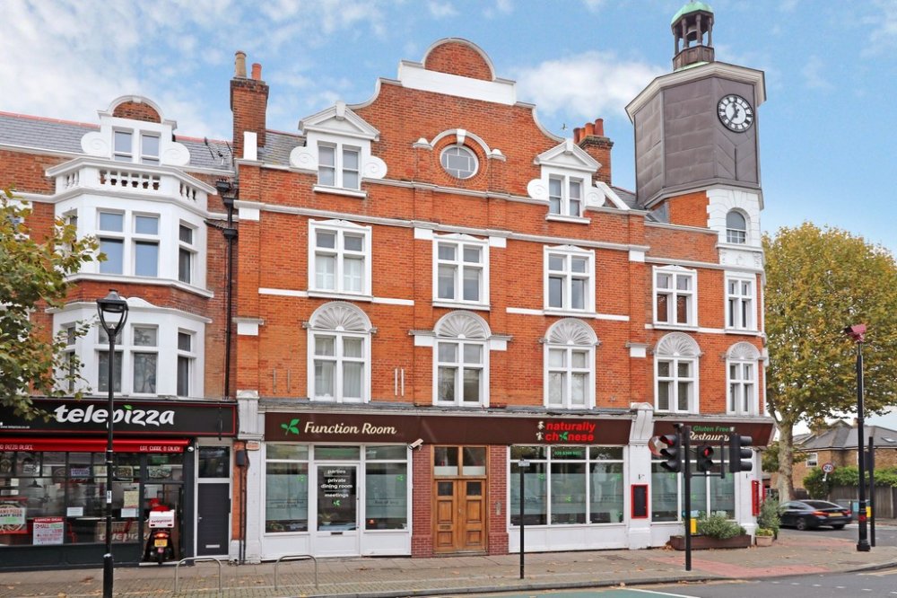 2 bedroom property for sale in Brighton Road, Surbiton Guide price £