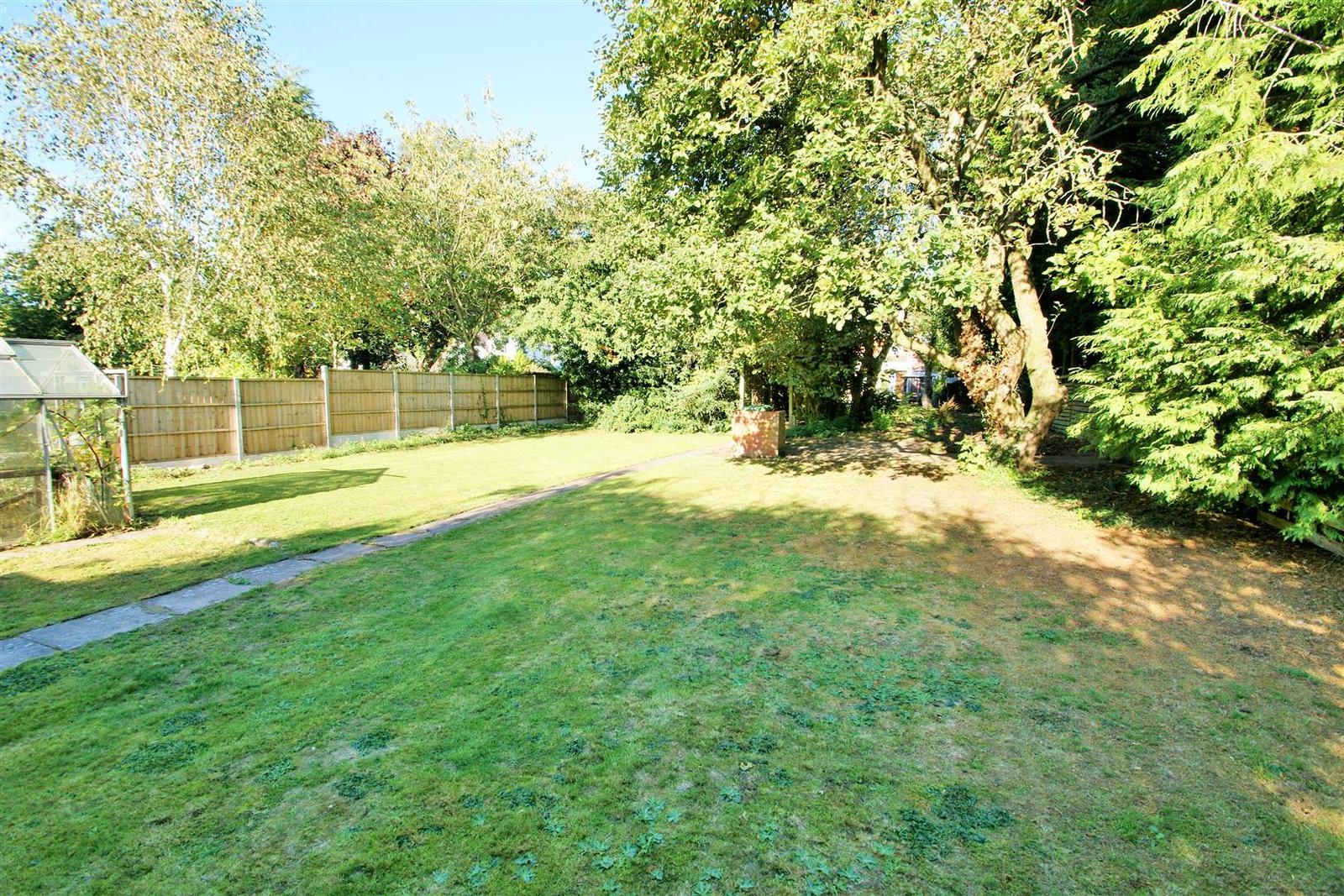 4 bedroom property for sale in Newbold Road, Newbold on Avon, Rugby ...