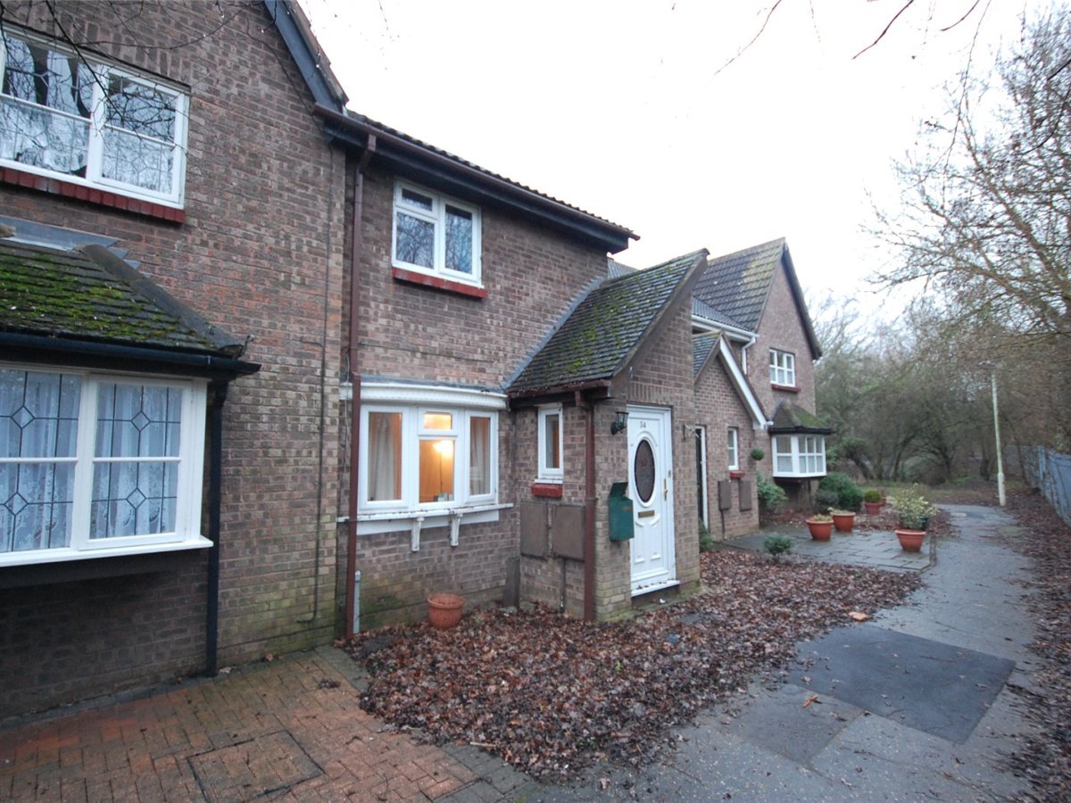 2 bedroom property for sale in Blackwood Chine, South Woodham Ferrers
