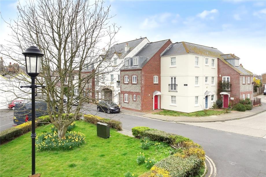3 bedroom property for sale in Littlehampton, West Sussex £259,500