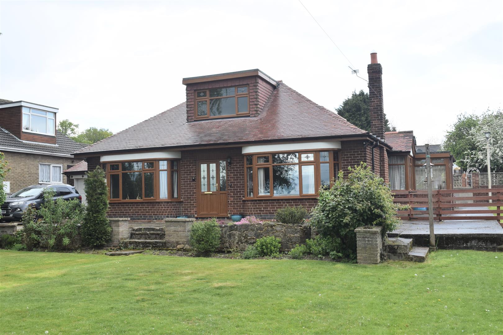 2 bedroom property for sale in Woodview Road, Newhall £257,500