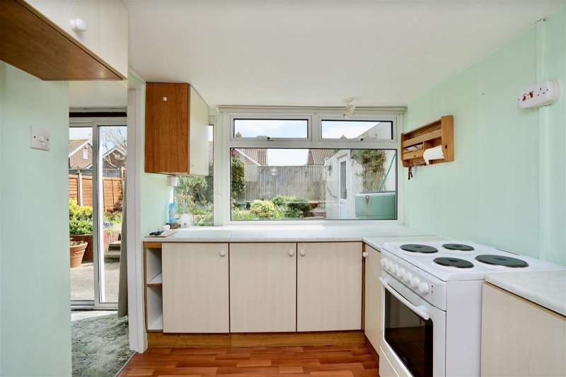 3 bedroom property for sale in Crown Road, ShorehamBySea £340,000