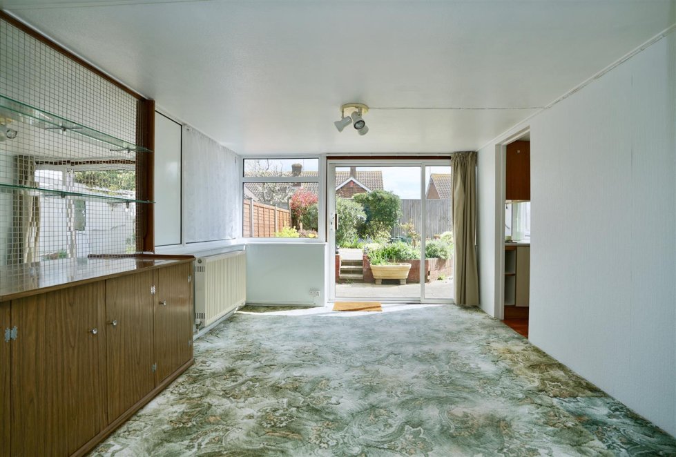 3 bedroom property for sale in Crown Road, ShorehamBySea £340,000