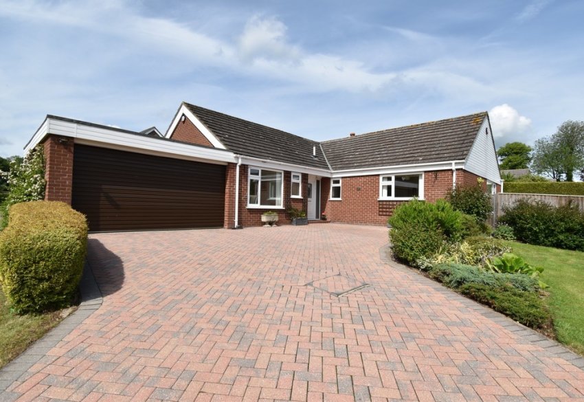 3 bedroom property for sale in 39 St. Marys Park, Louth LN11 0EF £380,000