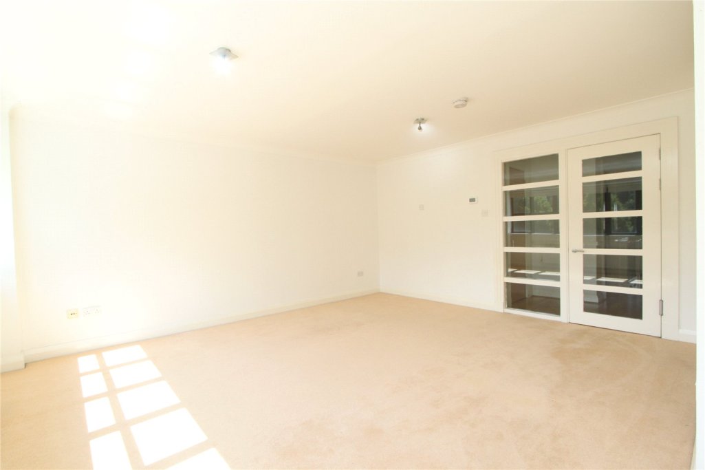 2 Bedroom Apartment For Sale In Shieldhall Road Govan G51