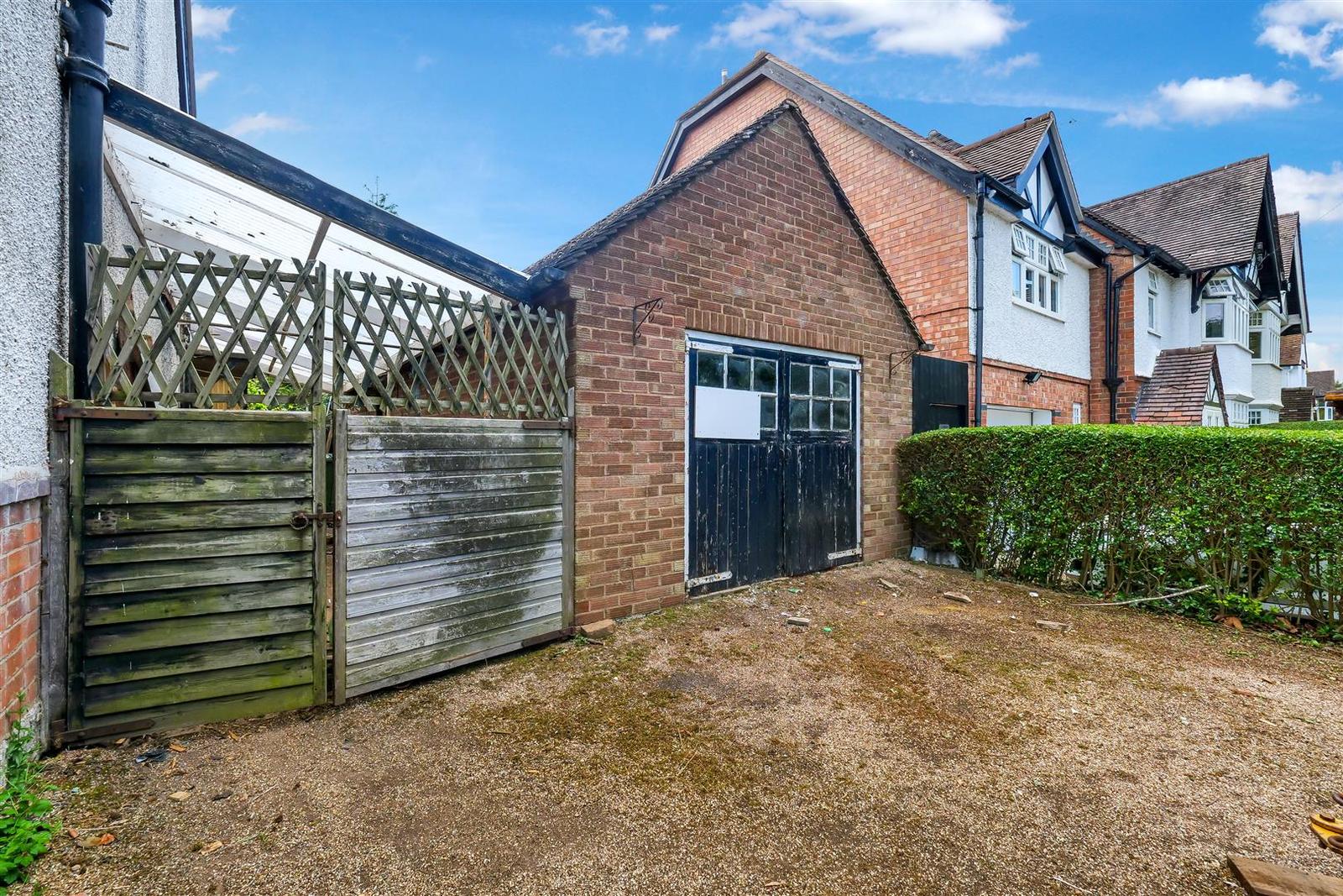 3 bedroom property for sale in Banbury Road, Stratford Upon Avon £490,000