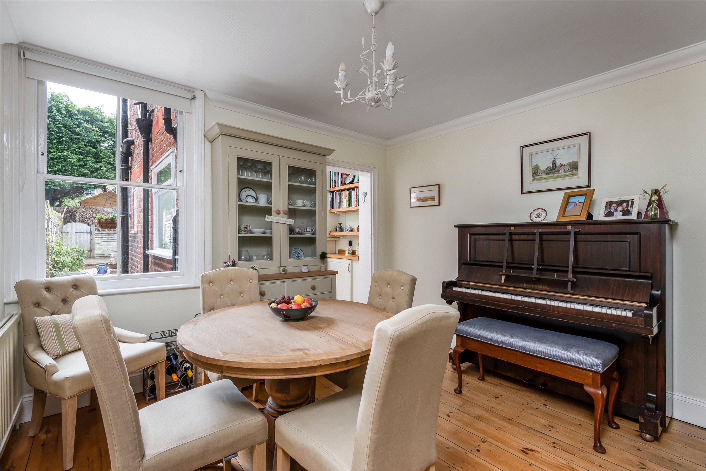 3 Bedroom Property For In Albion Road Reigate Surrey
