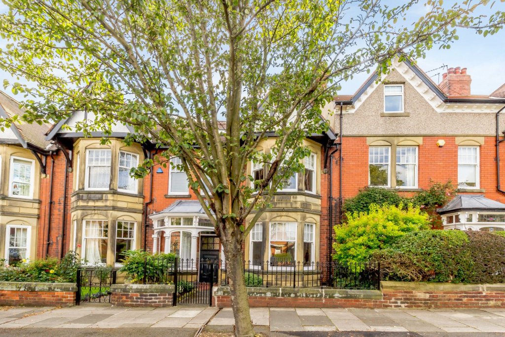 5 bedroom house for sale in Leslie Crescent, Gosforth, Newcastle Upon
