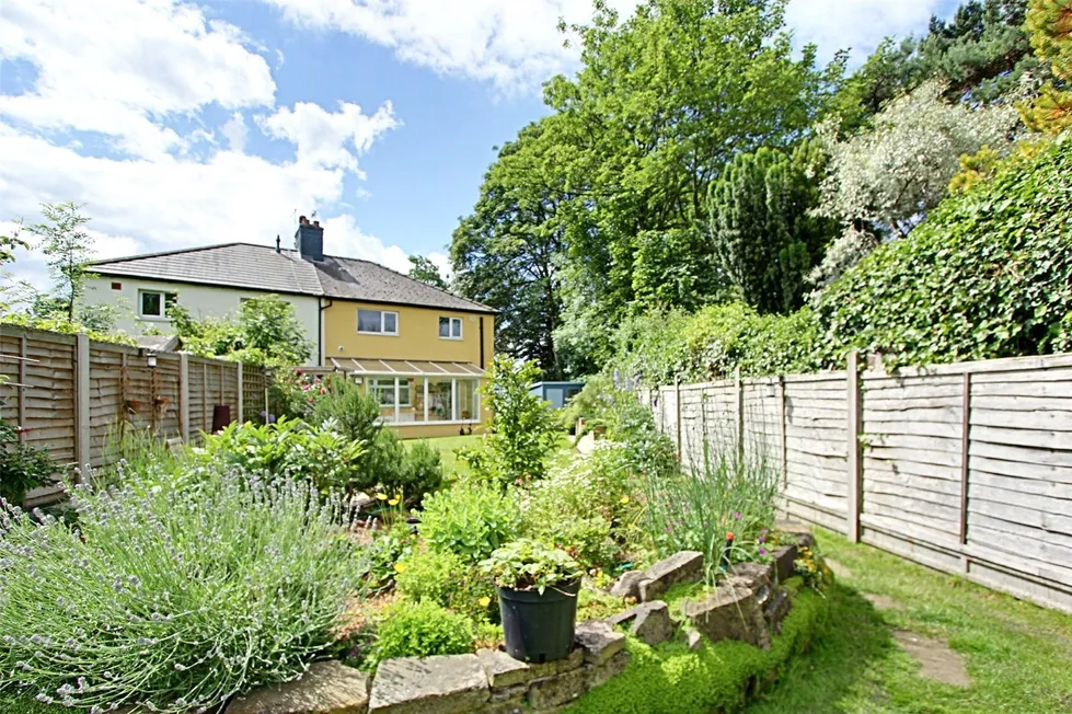 3 bedroom property in Southwood Road - £215,000