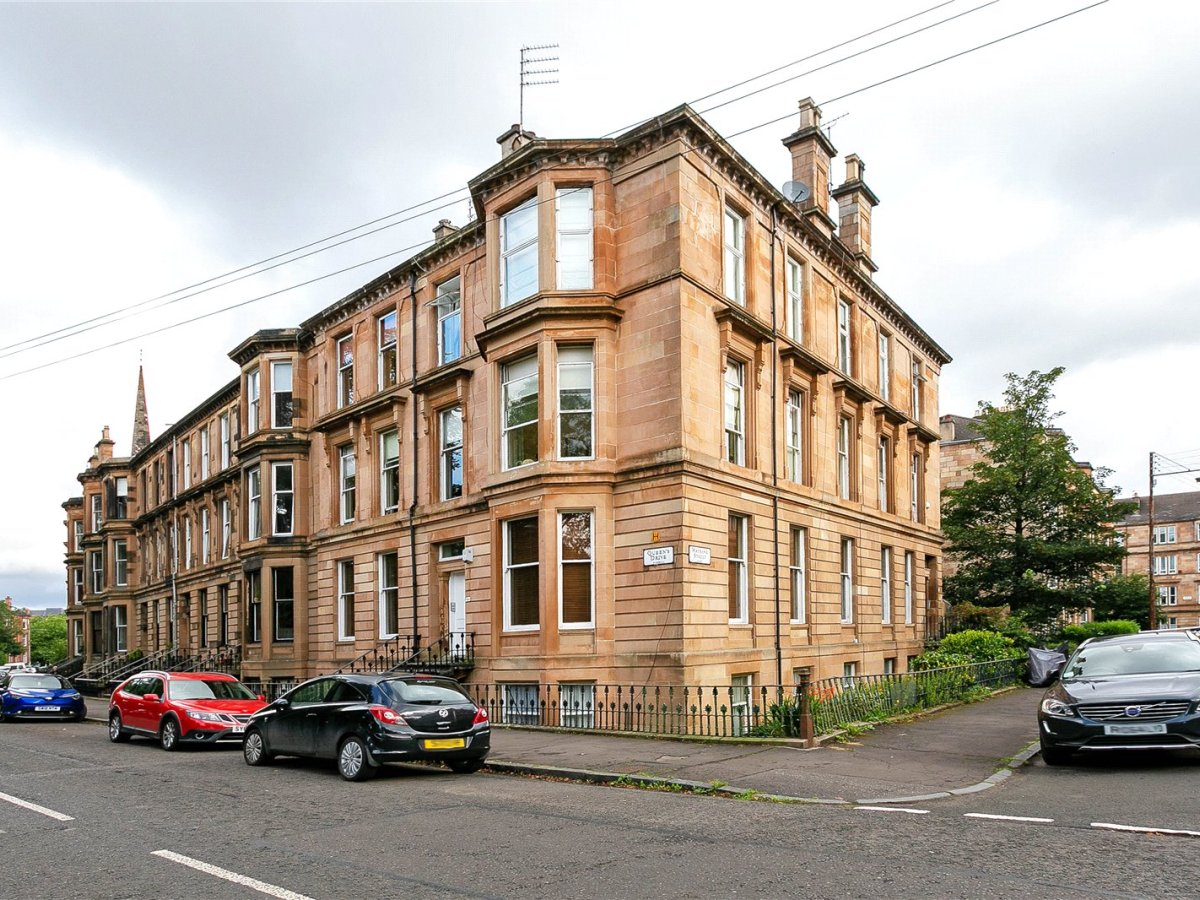 4 bedroom apartment for sale in Maybank Street, Queens Park, Glasgow
