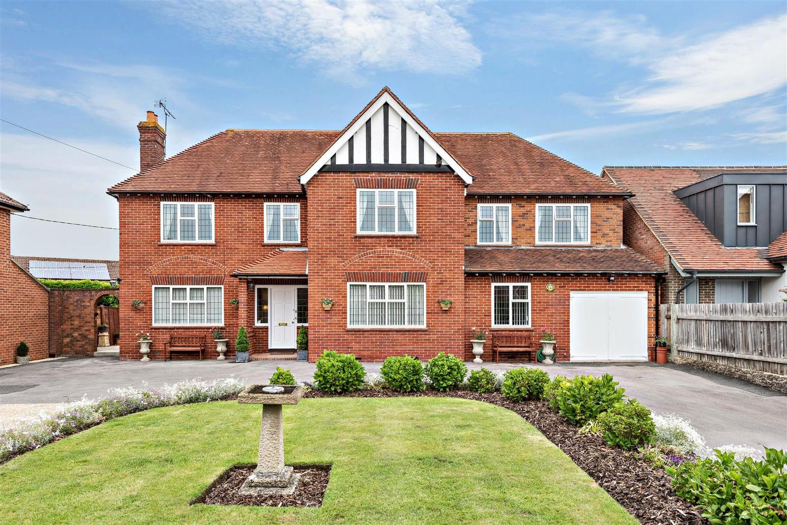 4 bedroom property for sale in 30 Garston Lane, Wantage Guide price £